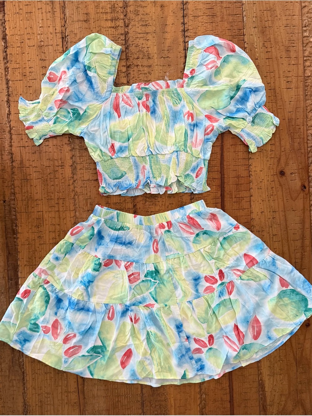 Easel Pastel Floral Puff-Sleeve Crop Top and matching tiered short skirt
